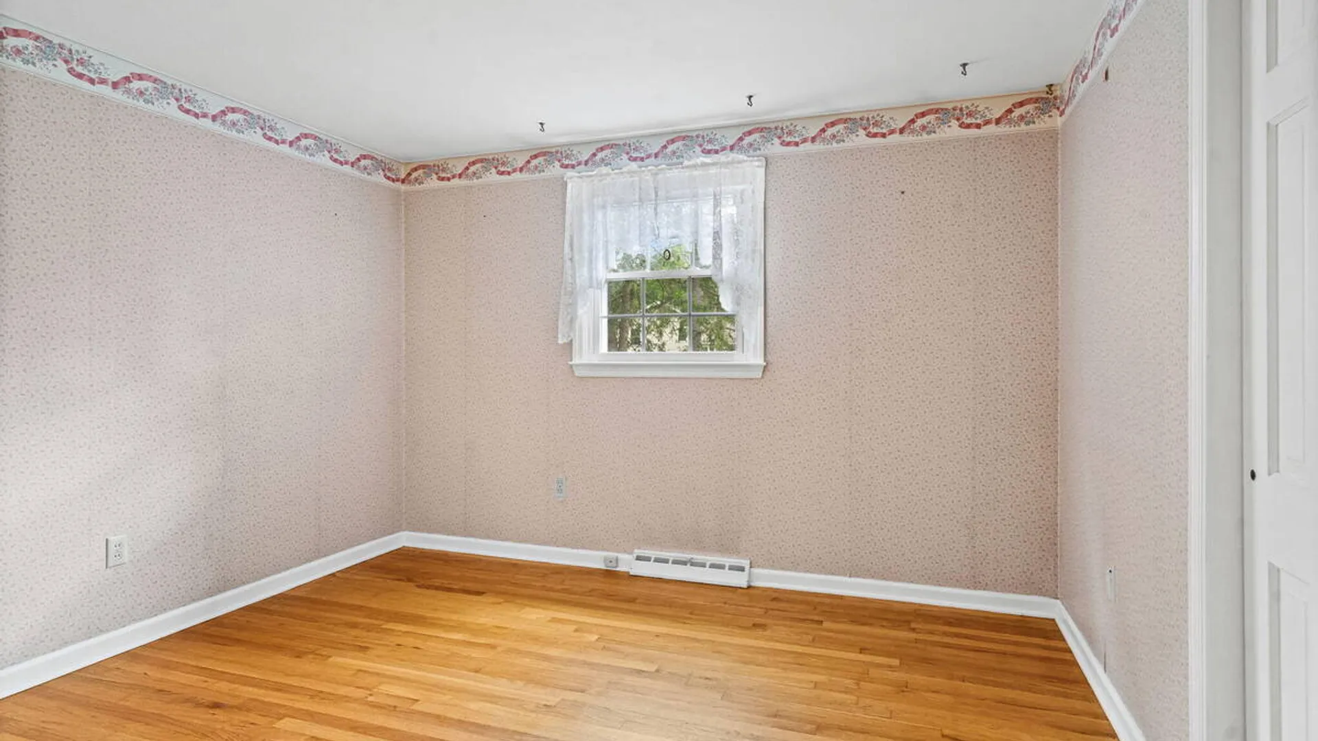 Property at 8 Lancaster Drive, Glenville, NY 12302 9