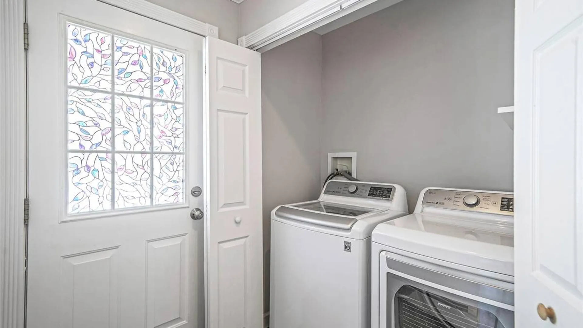 Property at 305 Arnold Avenue, West Babylon, NY 11704 17