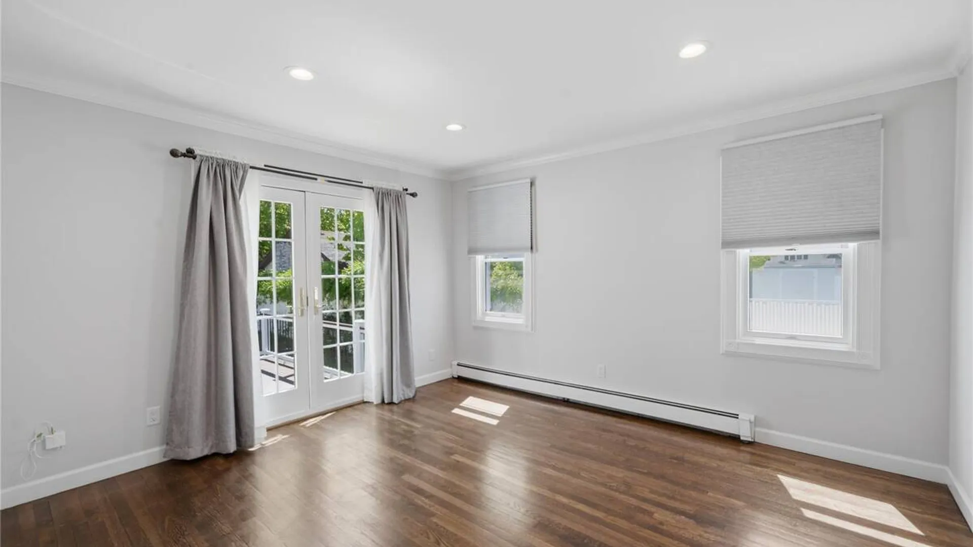 Property at 305 Arnold Avenue, West Babylon, NY 11704 20