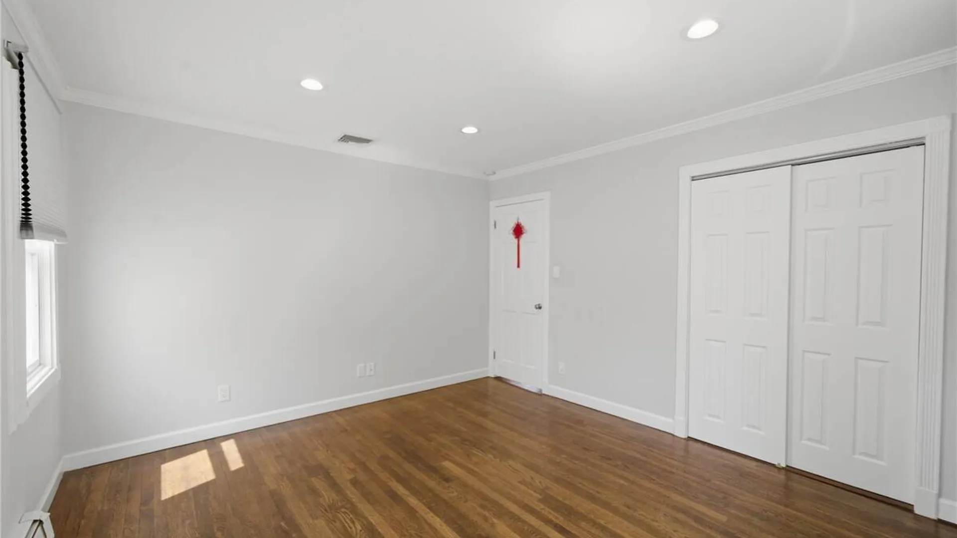 Property at 305 Arnold Avenue, West Babylon, NY 11704 21