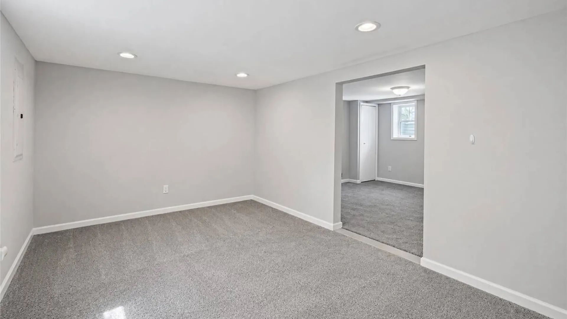 Property at 305 Arnold Avenue, West Babylon, NY 11704 30