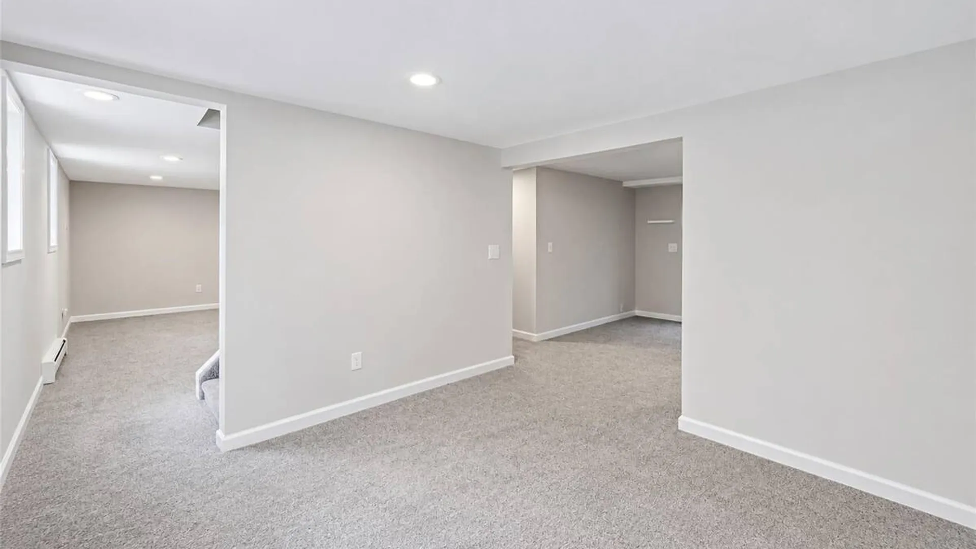 Property at 305 Arnold Avenue, West Babylon, NY 11704 32