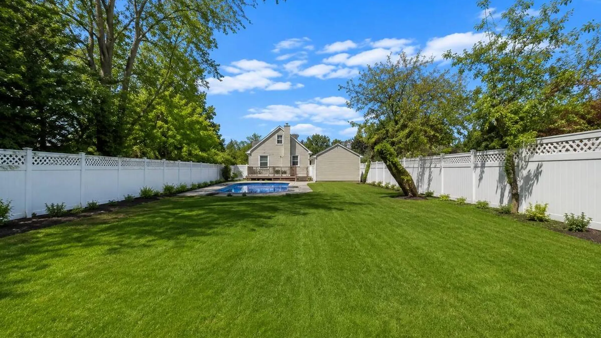 Property at 305 Arnold Avenue, West Babylon, NY 11704 10