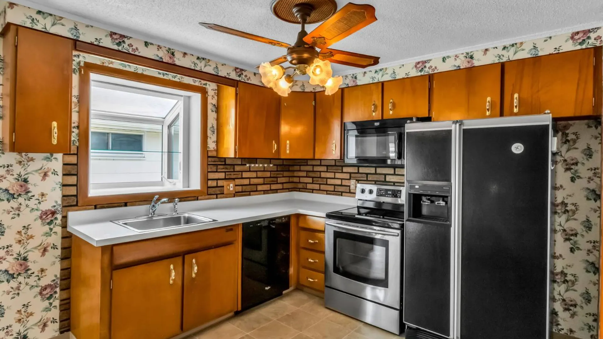 Property at 10 Alberta Dr, Buffalo, NY 14226 10