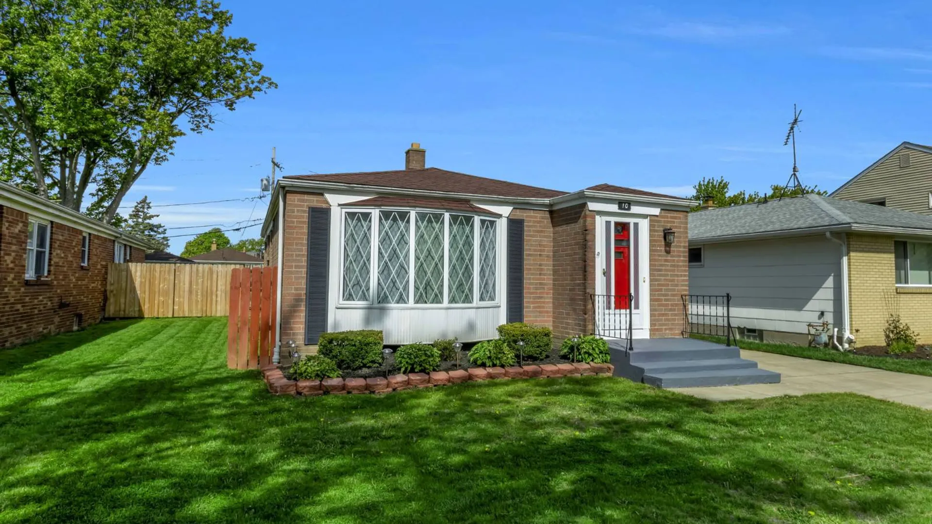Property at 10 Alberta Dr, Buffalo, NY 14226 2