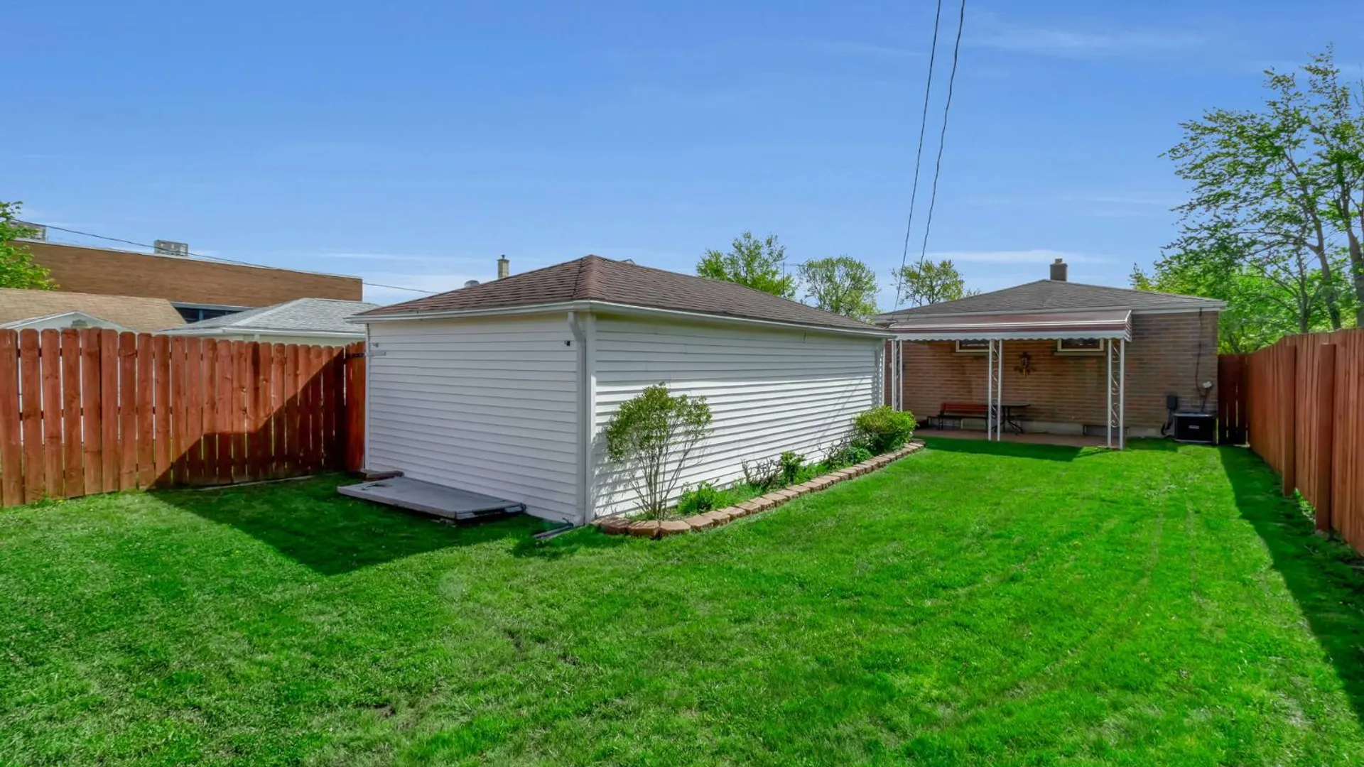 Property at 10 Alberta Dr, Buffalo, NY 14226 5