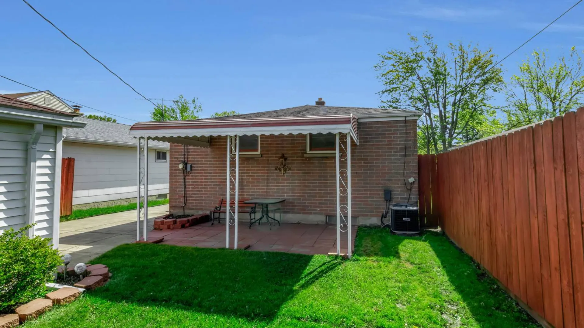 Property at 10 Alberta Dr, Buffalo, NY 14226 6