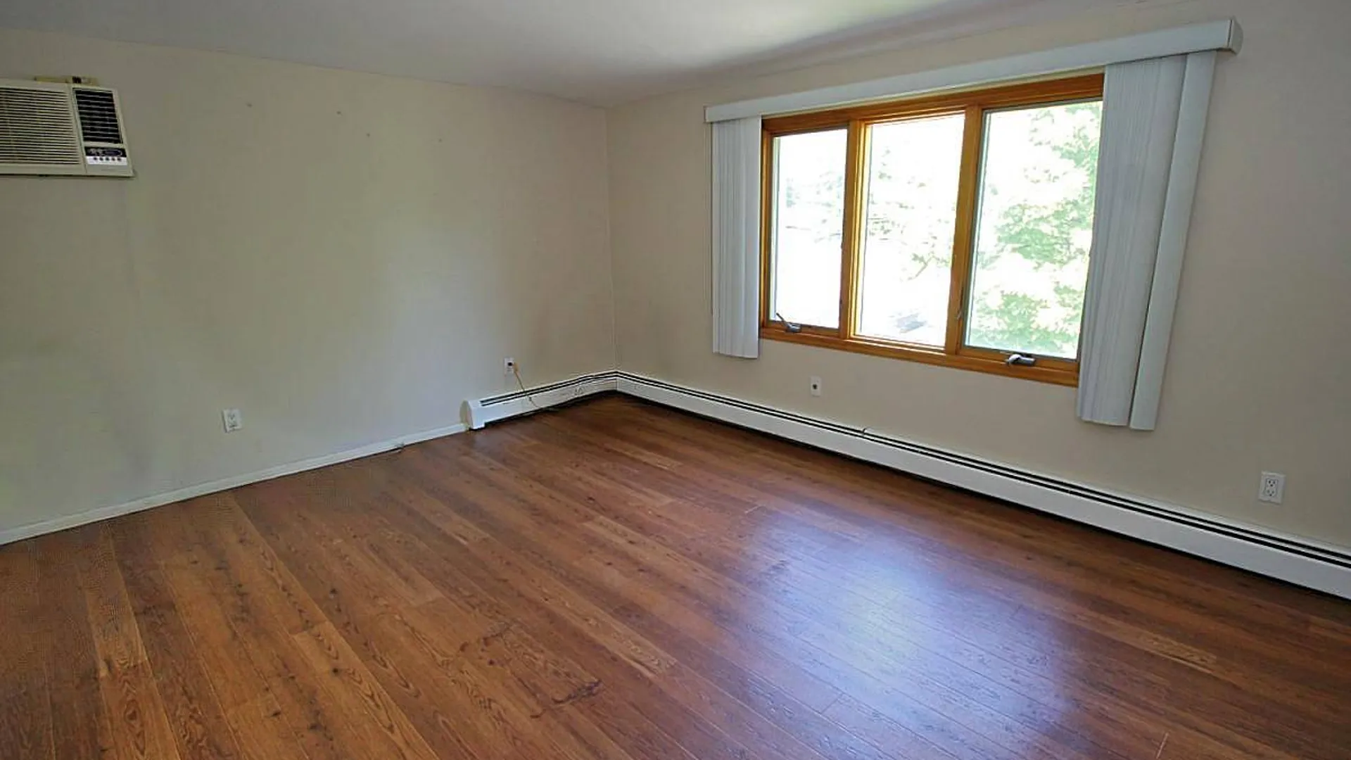 Property at 4 Reno Ave, Staten Island, NY 10306 21