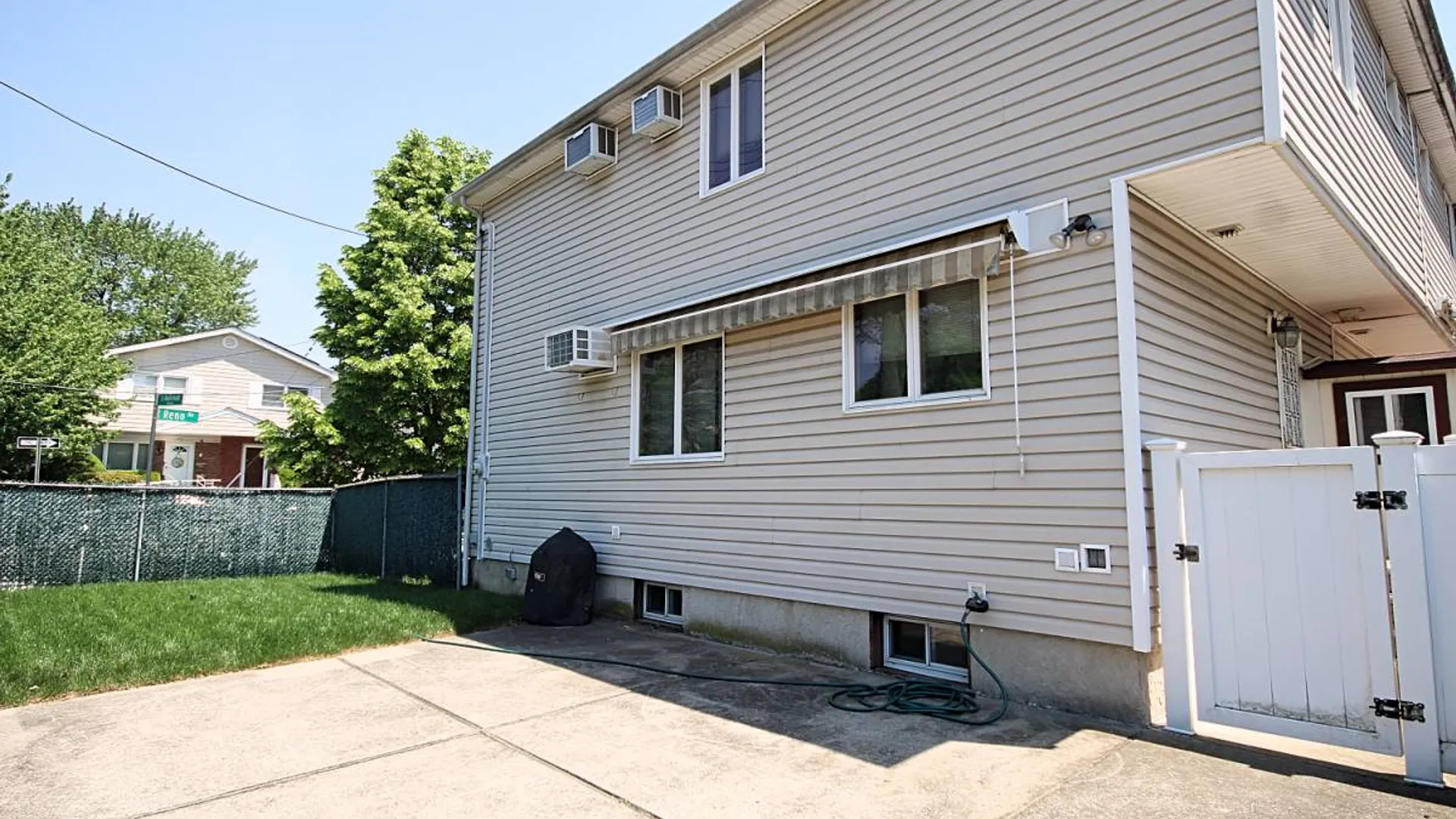Property at 4 Reno Ave, Staten Island, NY 10306 4