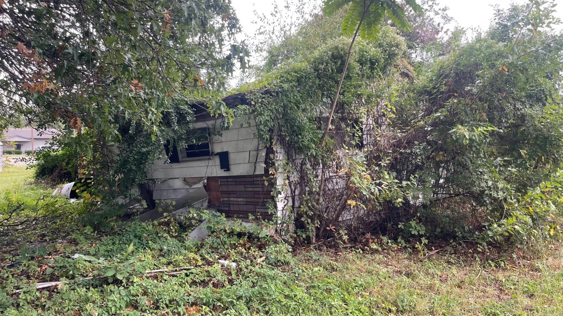 Property at 804 Dixie St, Blytheville, NY 72315 3