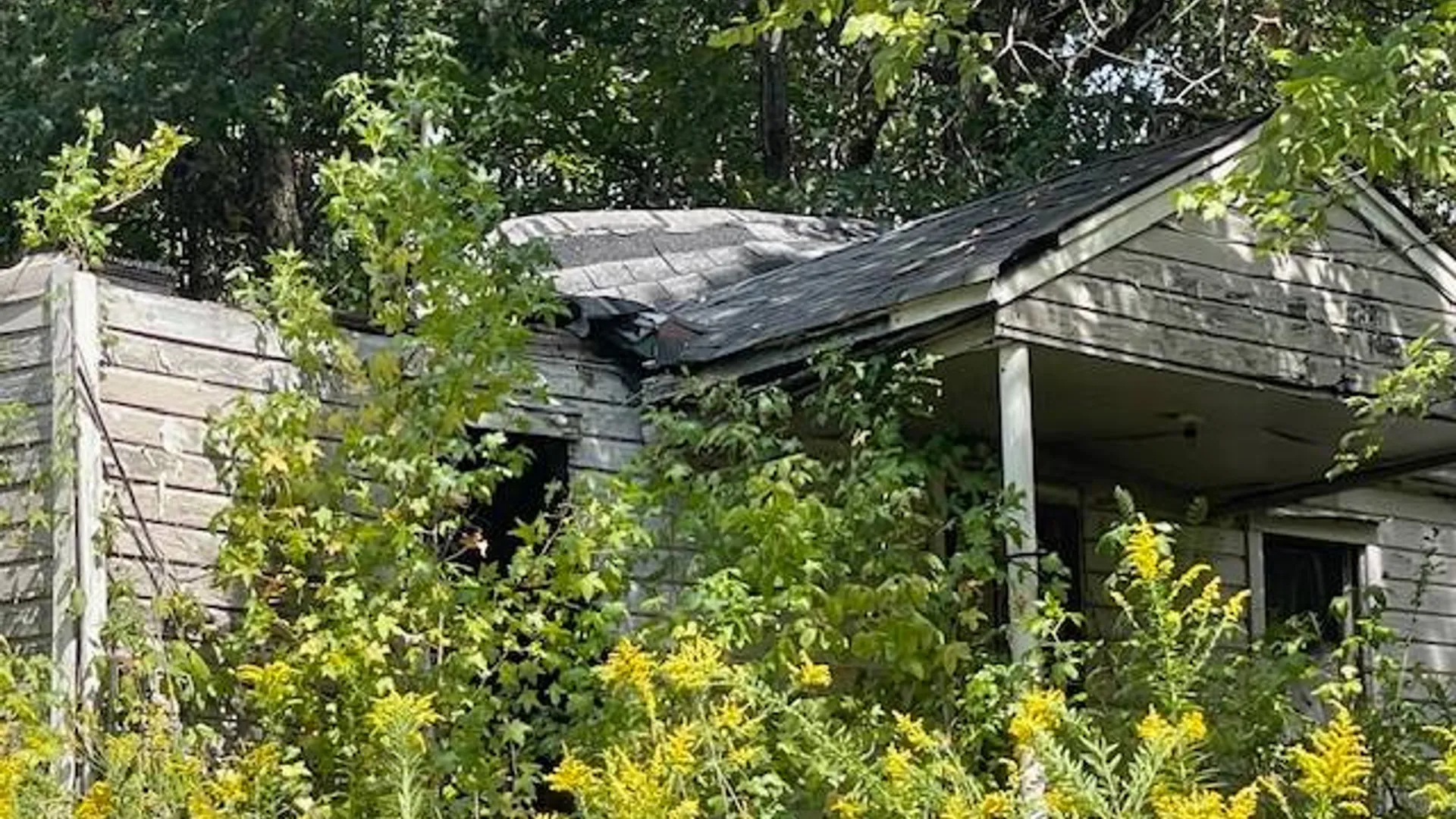 Property at 1126 Garland Ave E, West Helena, NY 72390 3