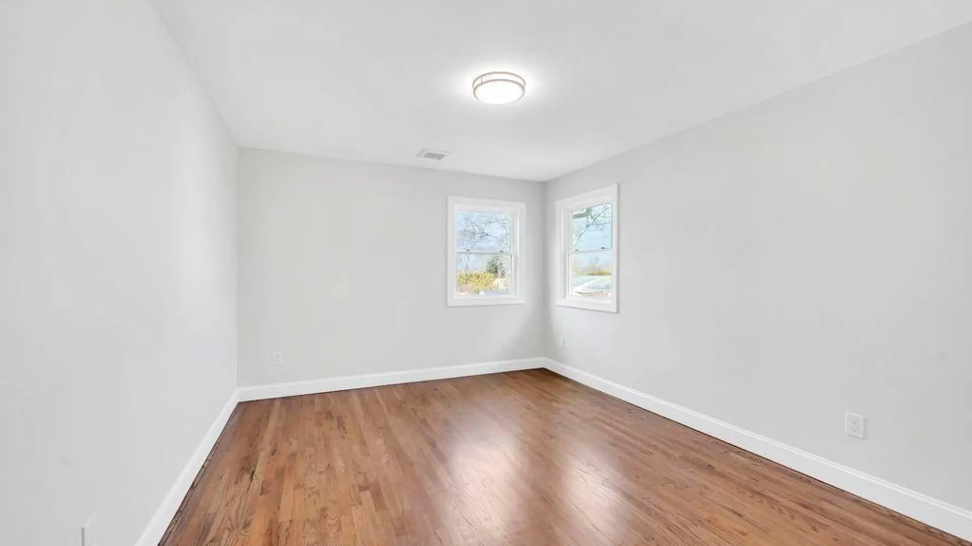Property at 339 Avenue B, Ronkonkoma, NY 11779 22