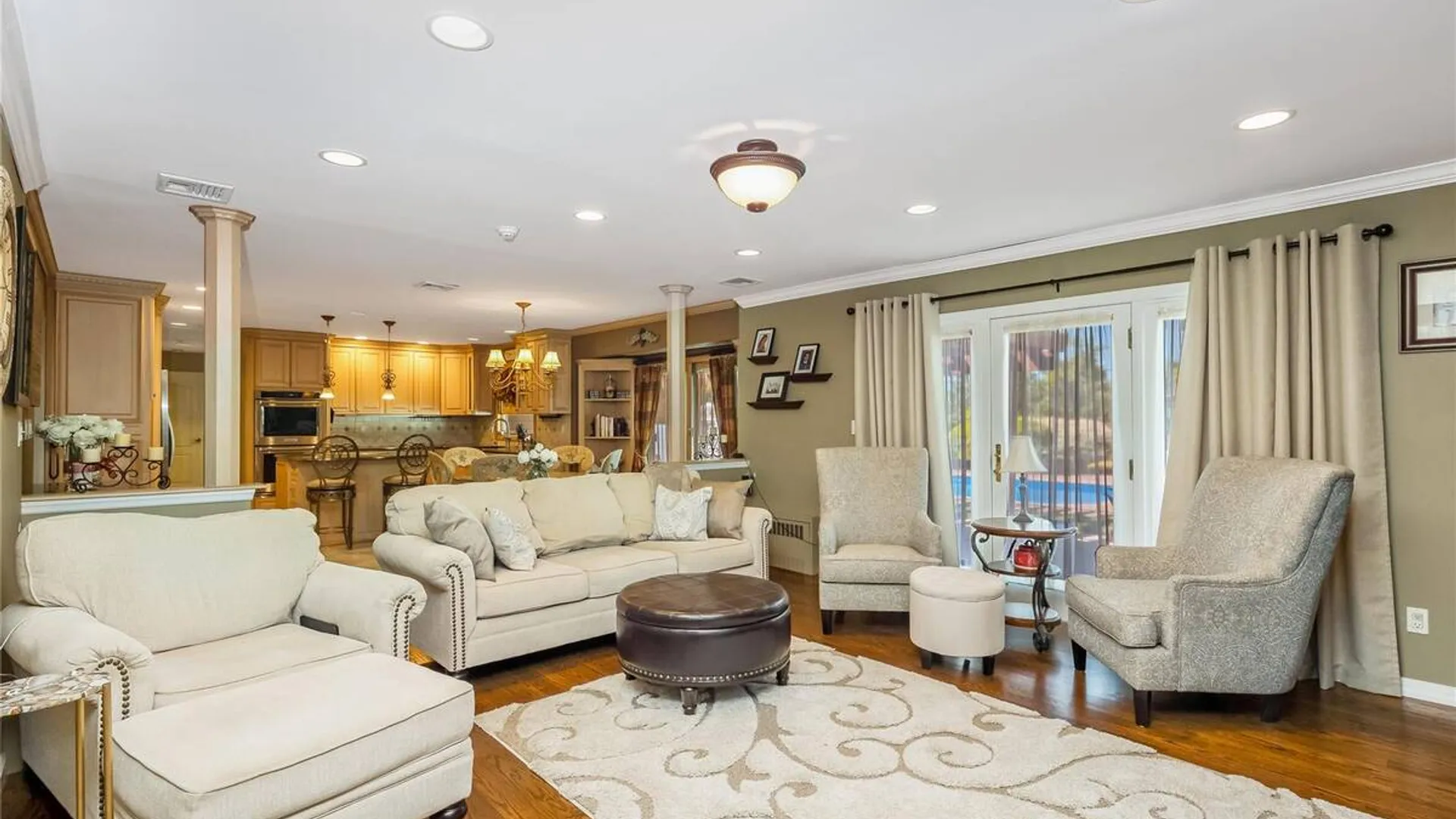 Property at 164 Pace Drive S, West Islip, NY 11795 13