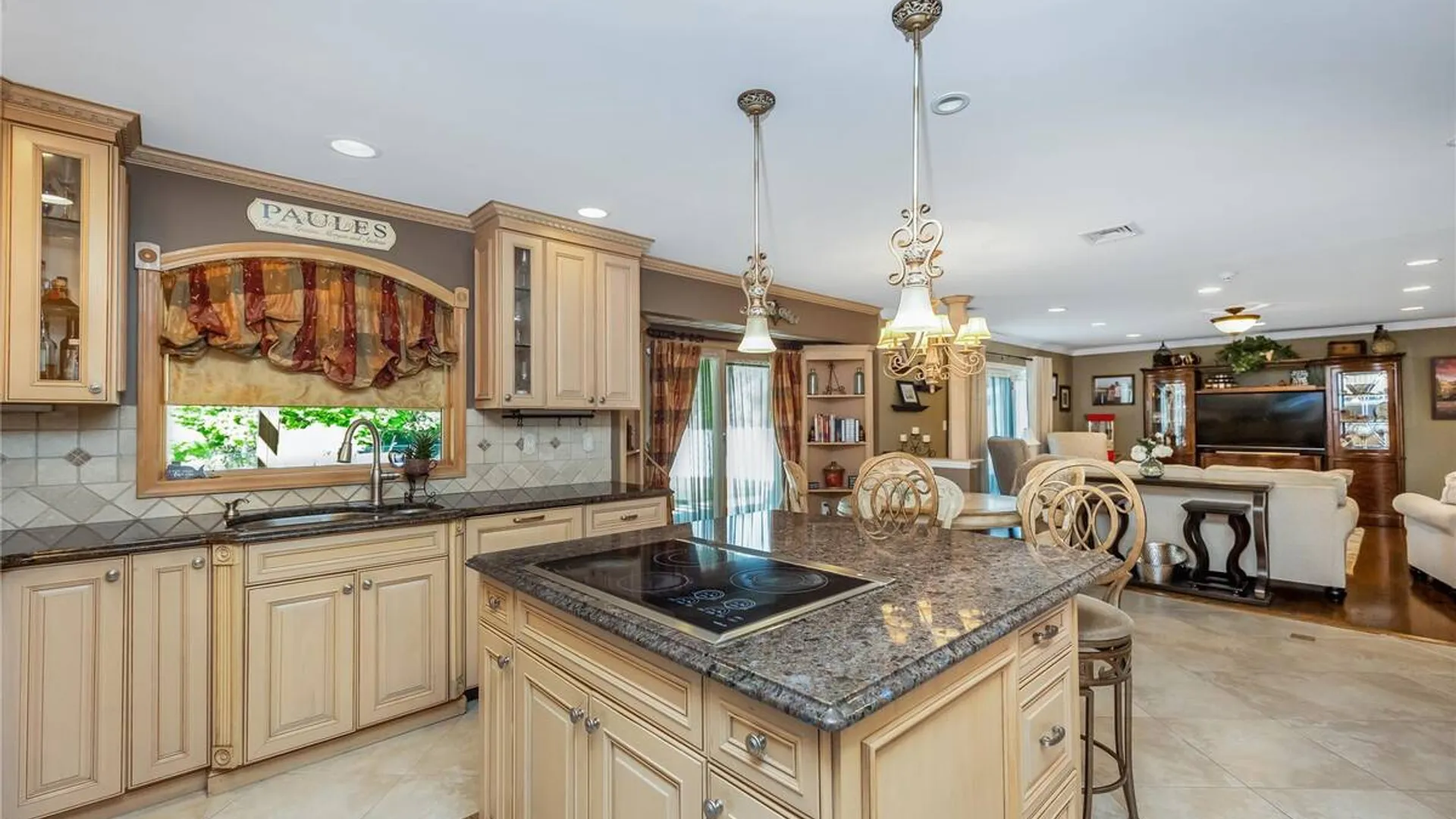 Property at 164 Pace Drive S, West Islip, NY 11795 17