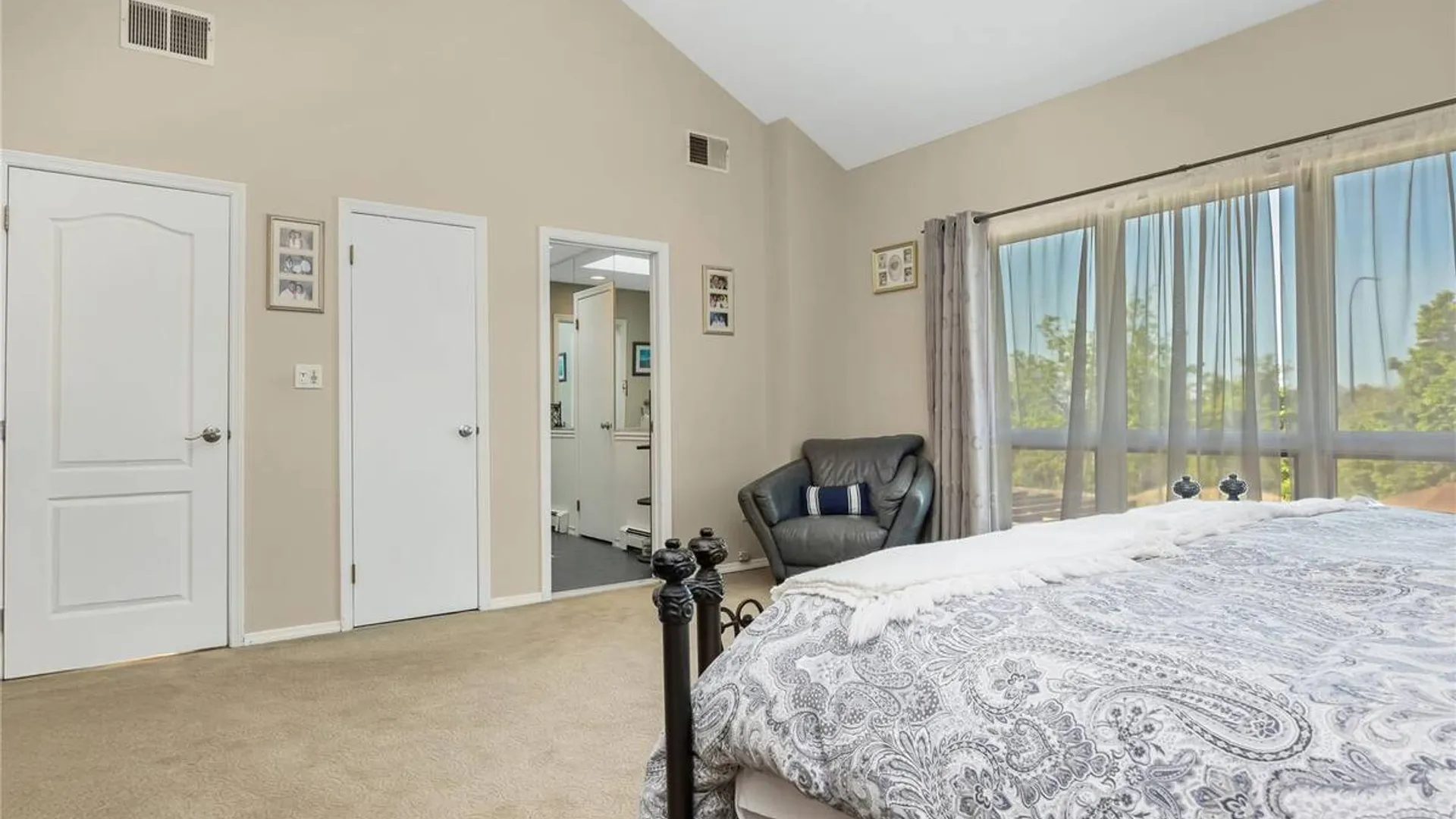 Property at 164 Pace Drive S, West Islip, NY 11795 28