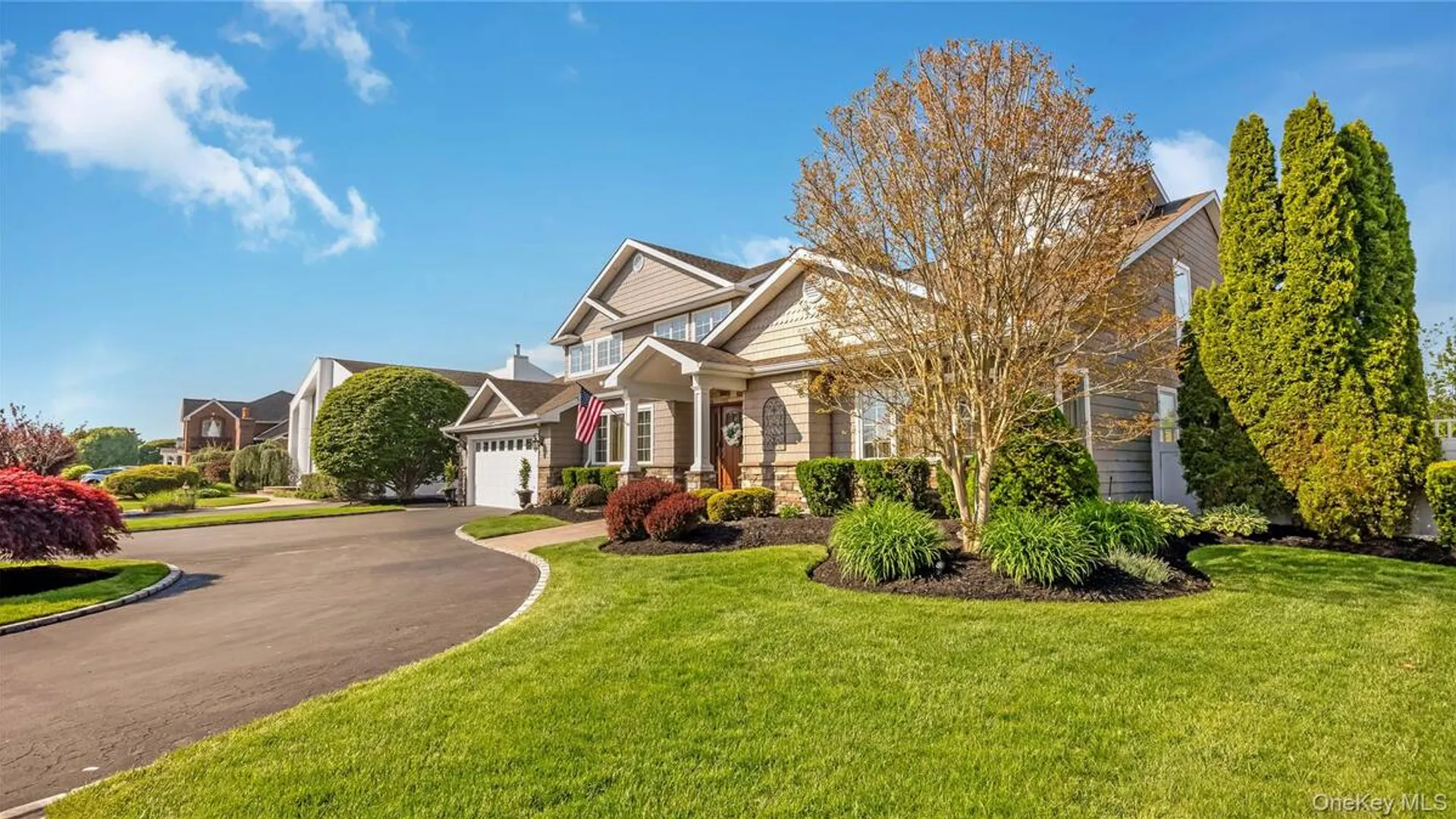 Property at 164 Pace Drive S, West Islip, NY 11795 6