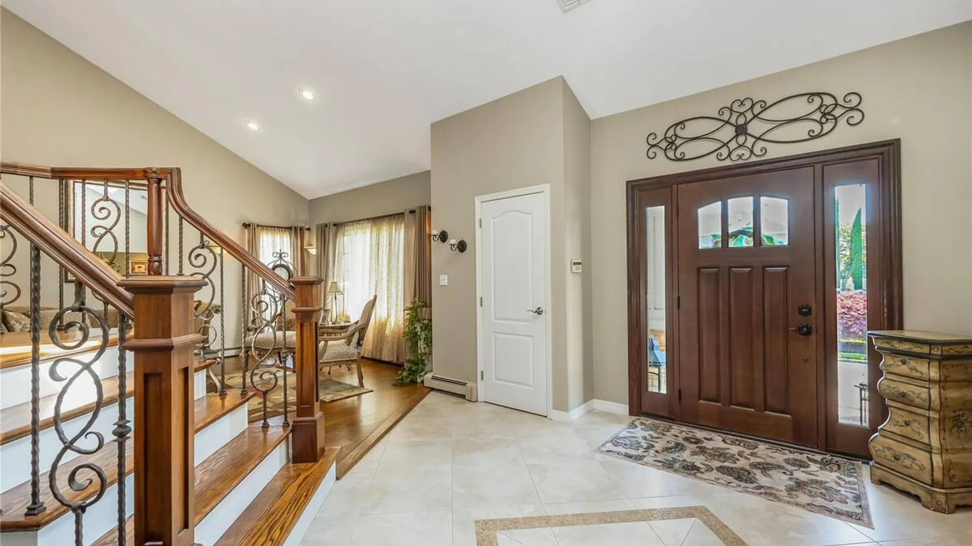 Property at 164 Pace Drive S, West Islip, NY 11795 10