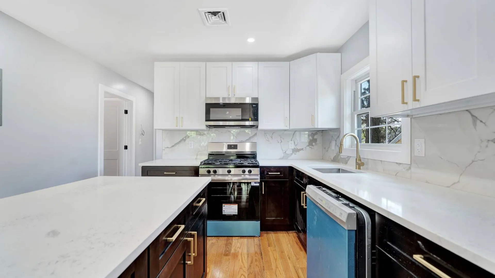 Property at 142-05 184th St, Springfield Gardens, NY 11413 17