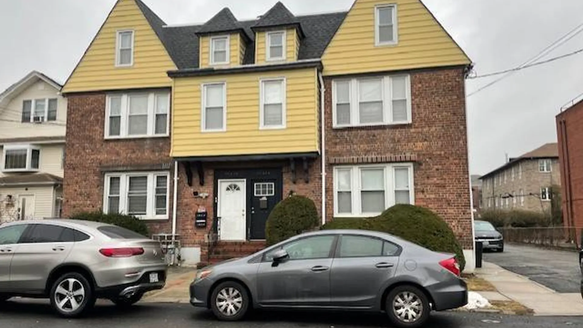 Property at 3914 214th Pl, Bayside, NY 11361 7