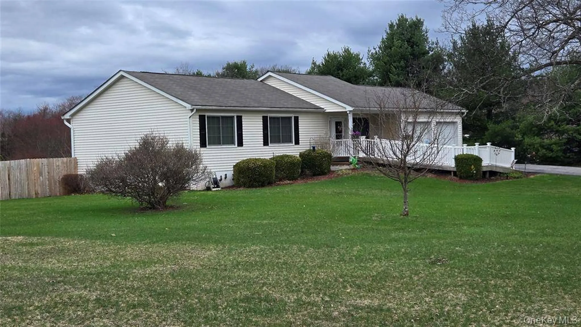 Property at 5 Meadows Ct, Staatsburg, NY 12580 2