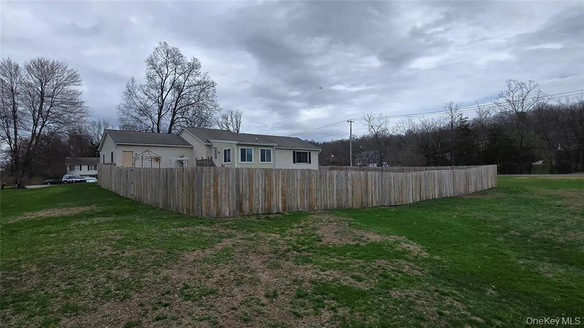 Property at 5 Meadows Ct, Staatsburg, NY 12580 6