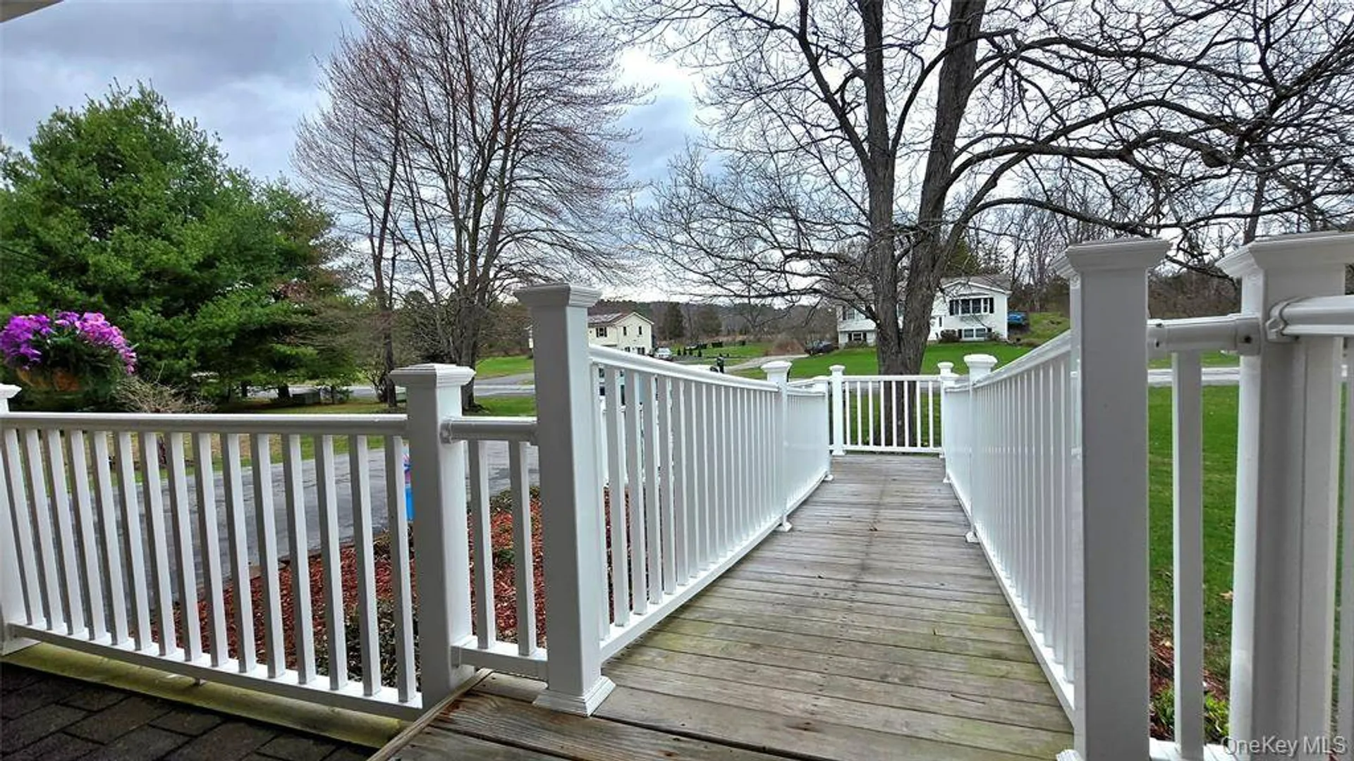 Property at 5 Meadows Ct, Staatsburg, NY 12580 9