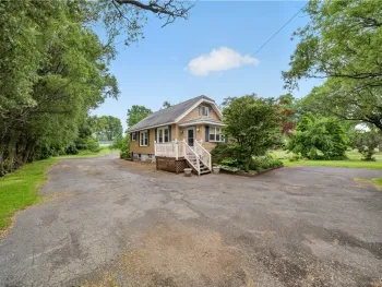 5506 Bear Road, Clay, NY 13212