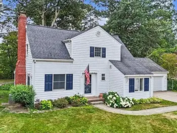 Property at 758 Pasadena Avenue, Niagara Falls, NY 14304