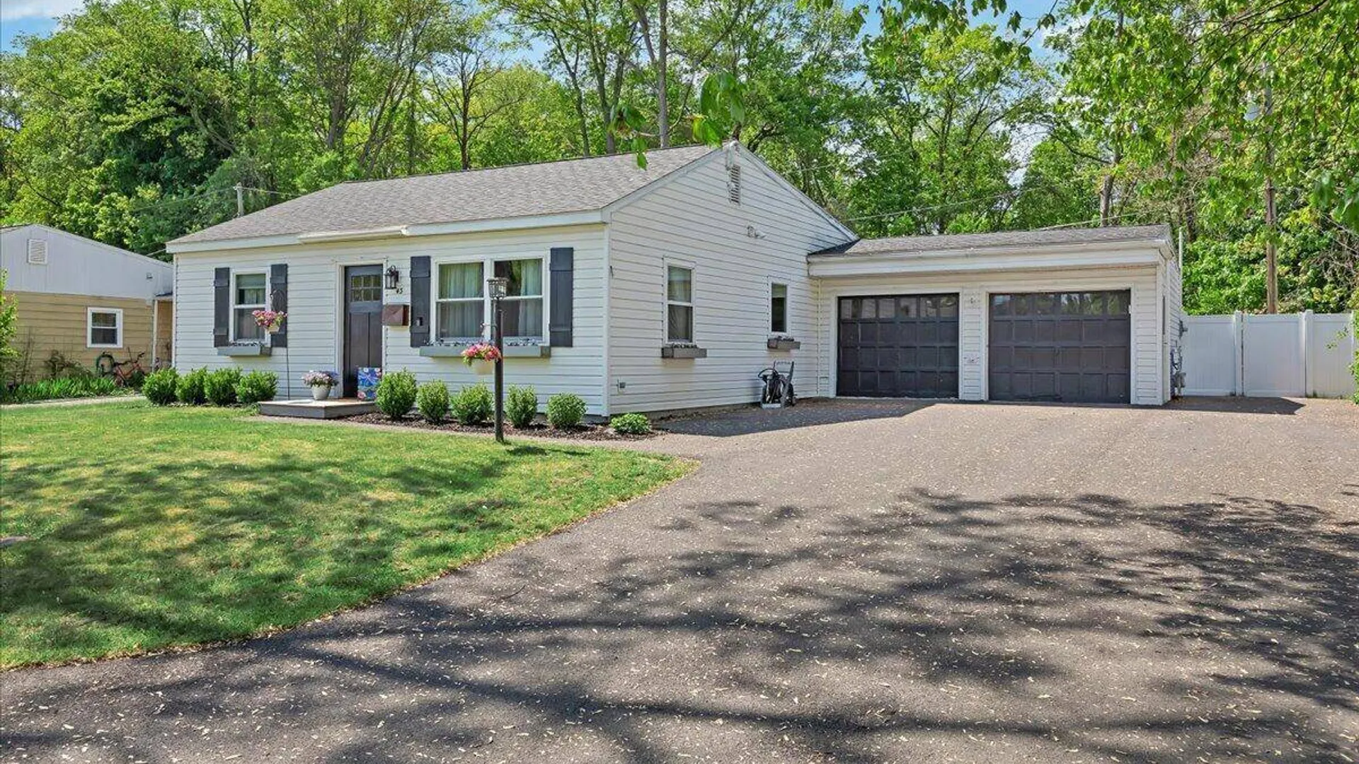 Property at 43 Vics Court, Colonie, NY 12205 2