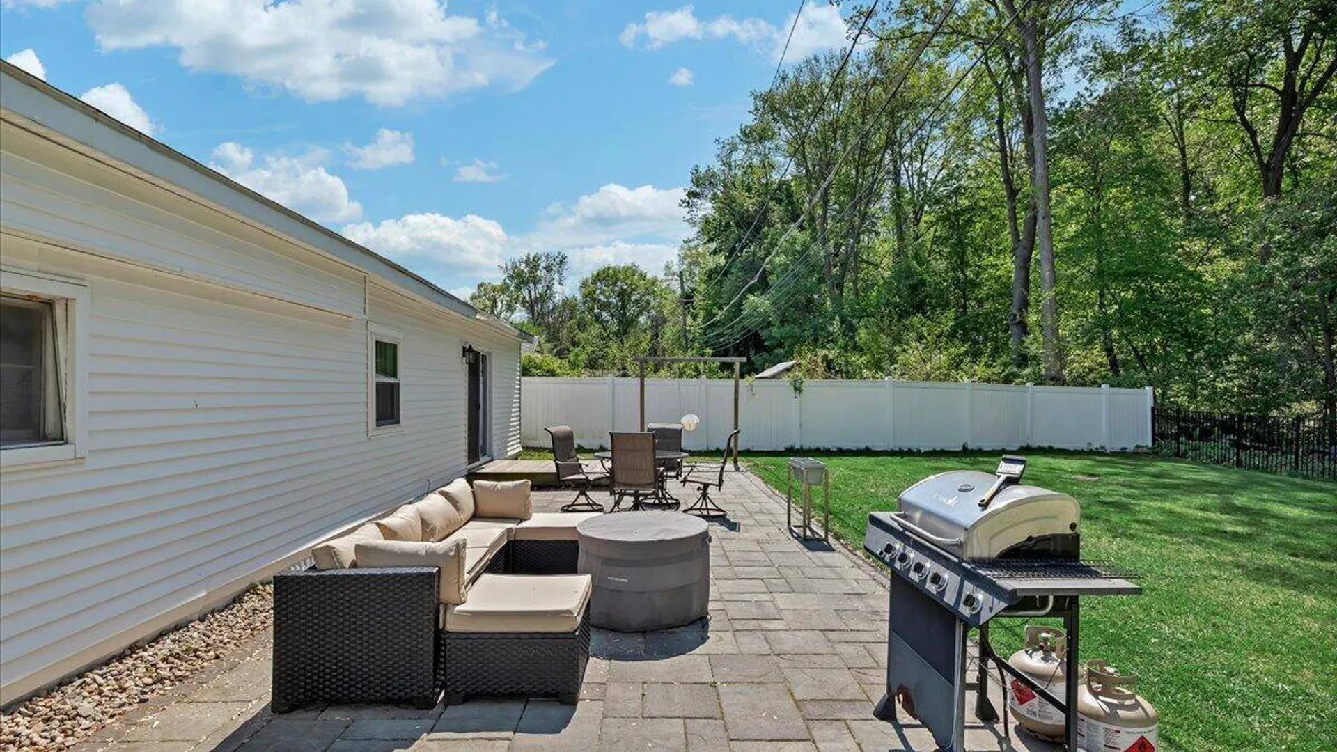 Property at 43 Vics Court, Colonie, NY 12205 37