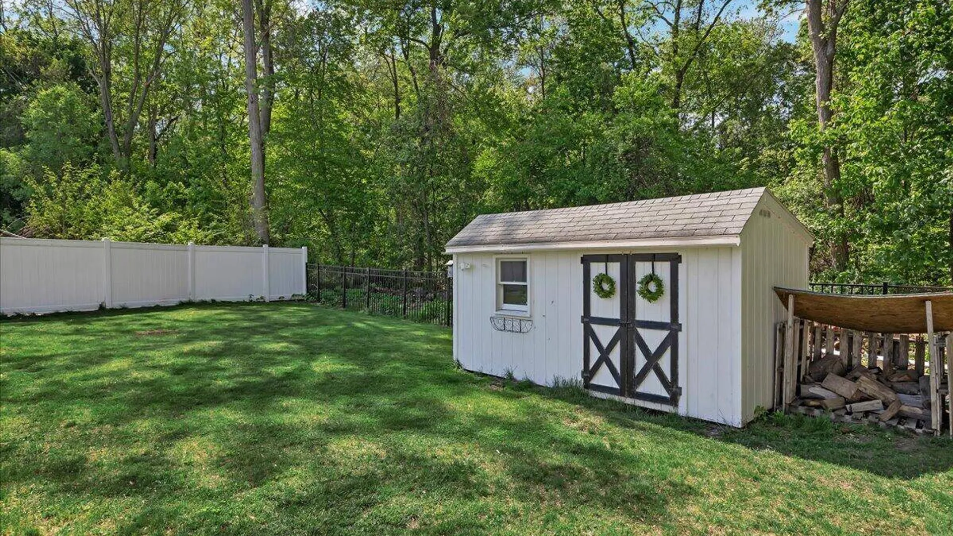 Property at 43 Vics Court, Colonie, NY 12205 43