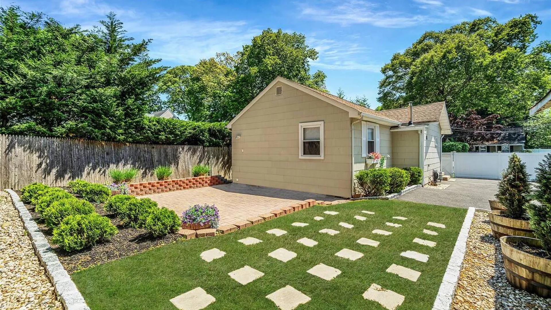 Property at 21 Forest Street, Ronkonkoma, NY 11779 15