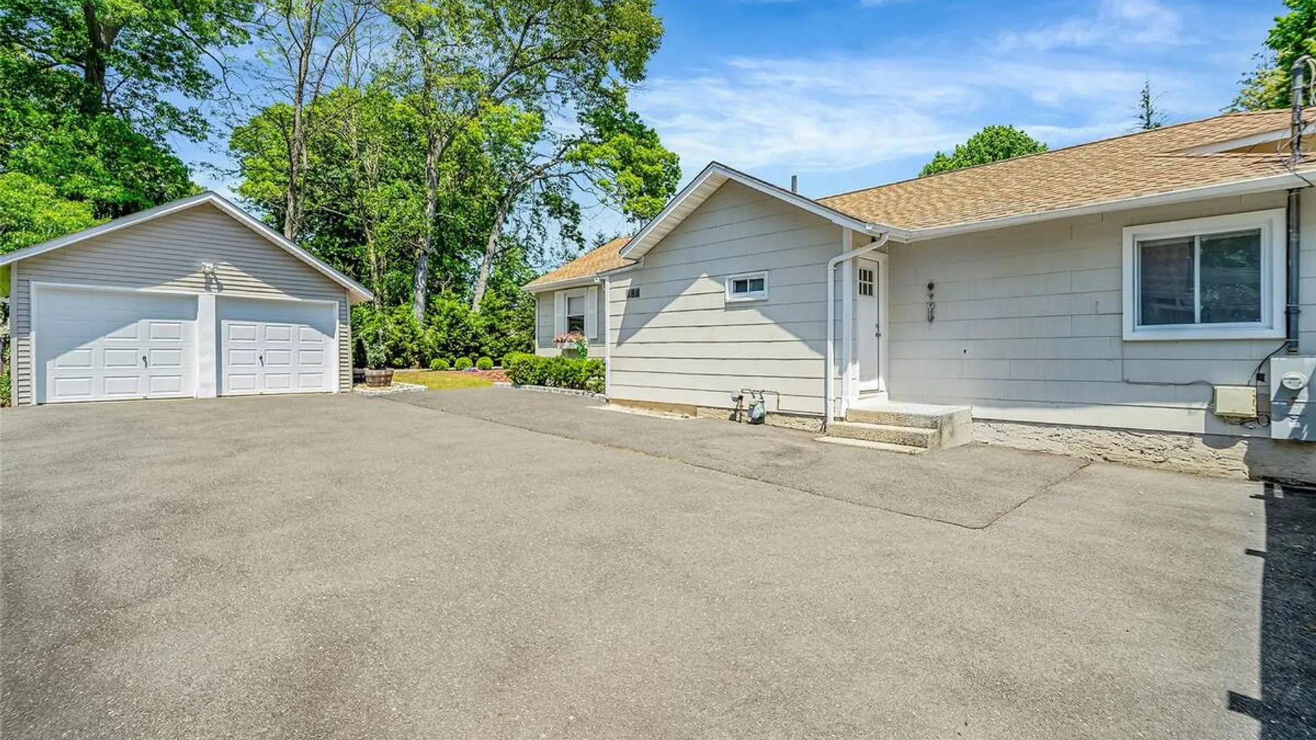 Property at 21 Forest Street, Ronkonkoma, NY 11779 16