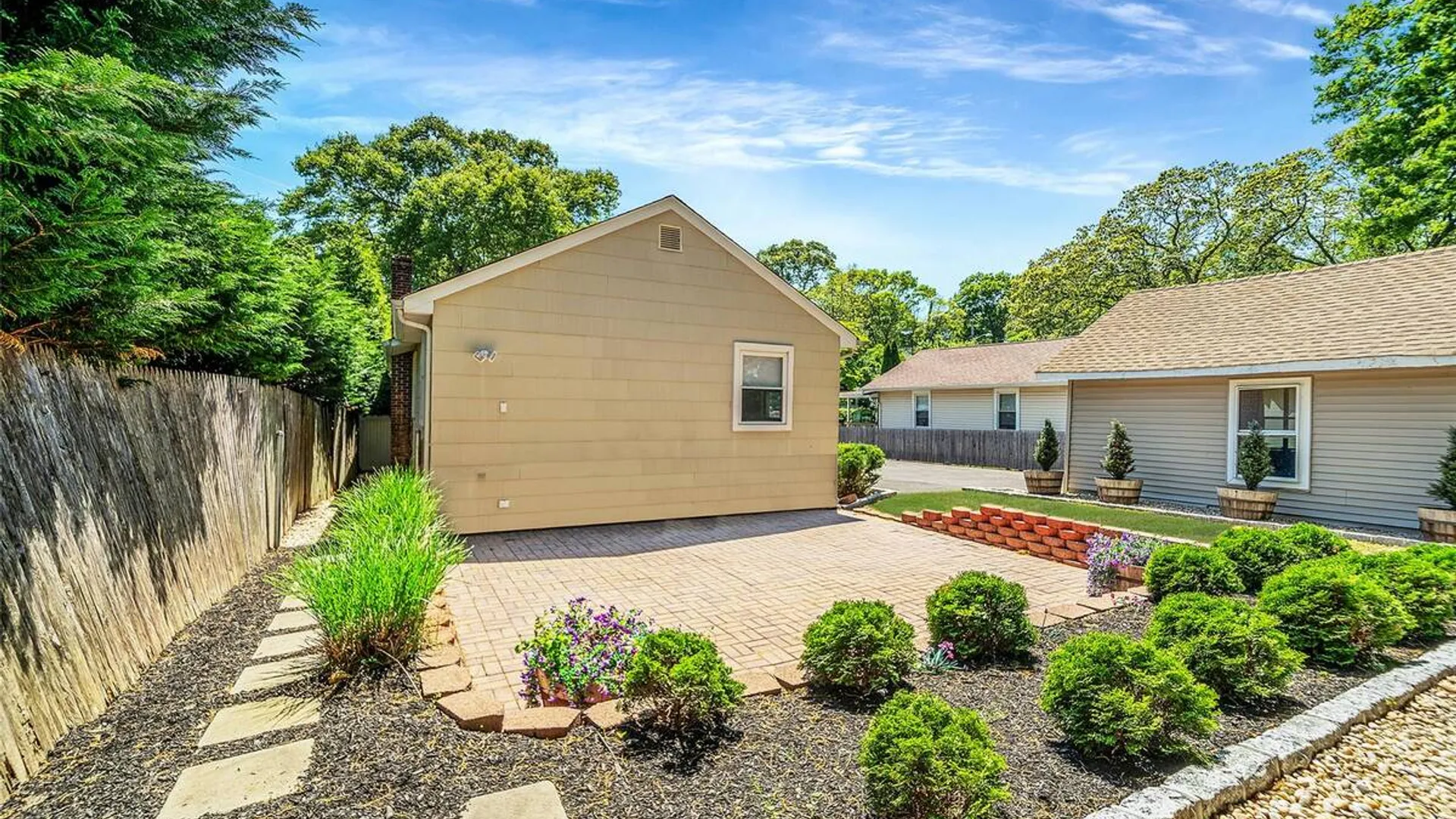 Property at 21 Forest Street, Ronkonkoma, NY 11779 7