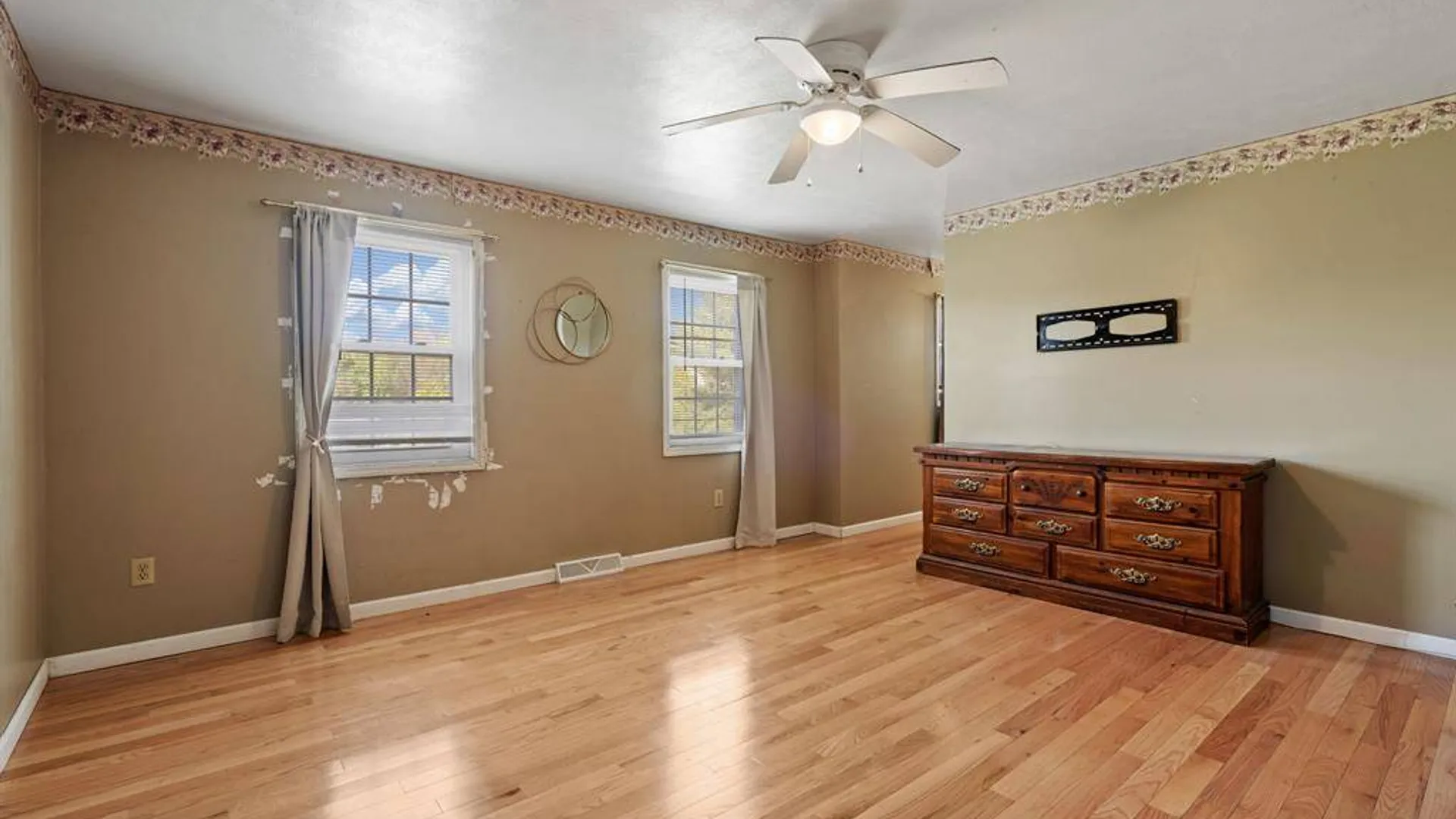Property at 4 Brook Court, Walden, NY 12586 20