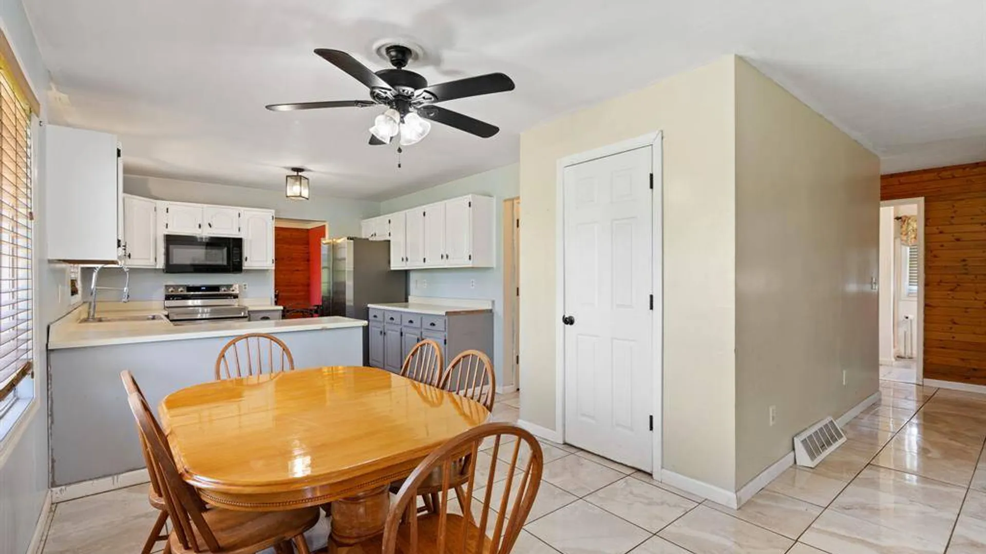 Property at 4 Brook Court, Walden, NY 12586 4