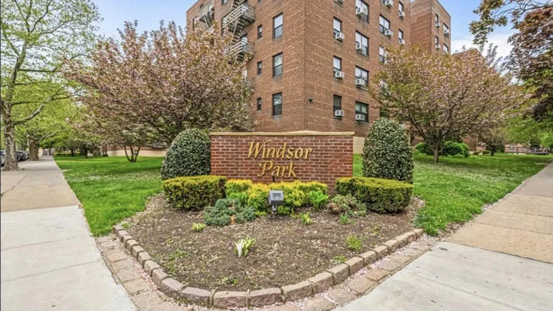 Property at 213-01 75th Avenue, Oakland Gardens, NY 11364 18