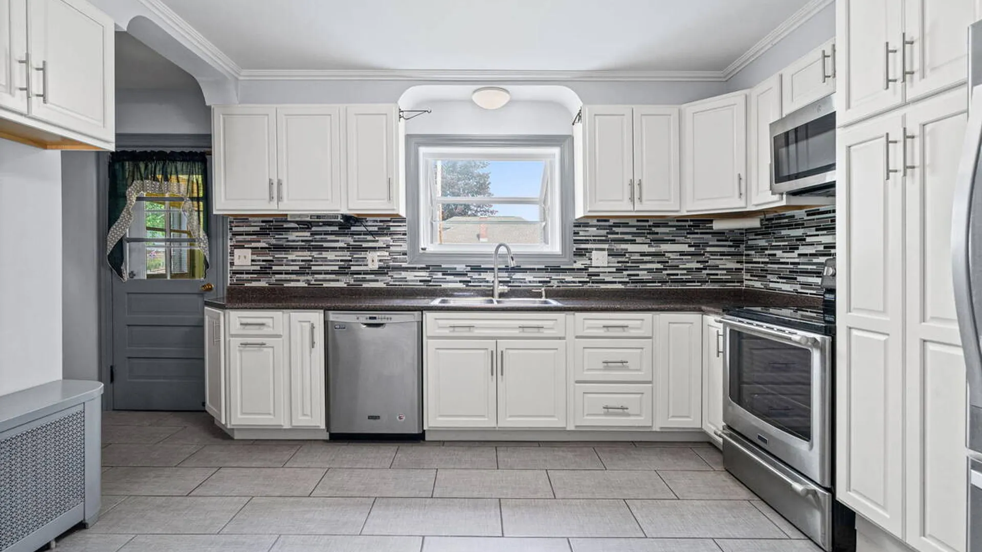 Property at 905 Vischer Avenue, Rotterdam, NY 12306 6