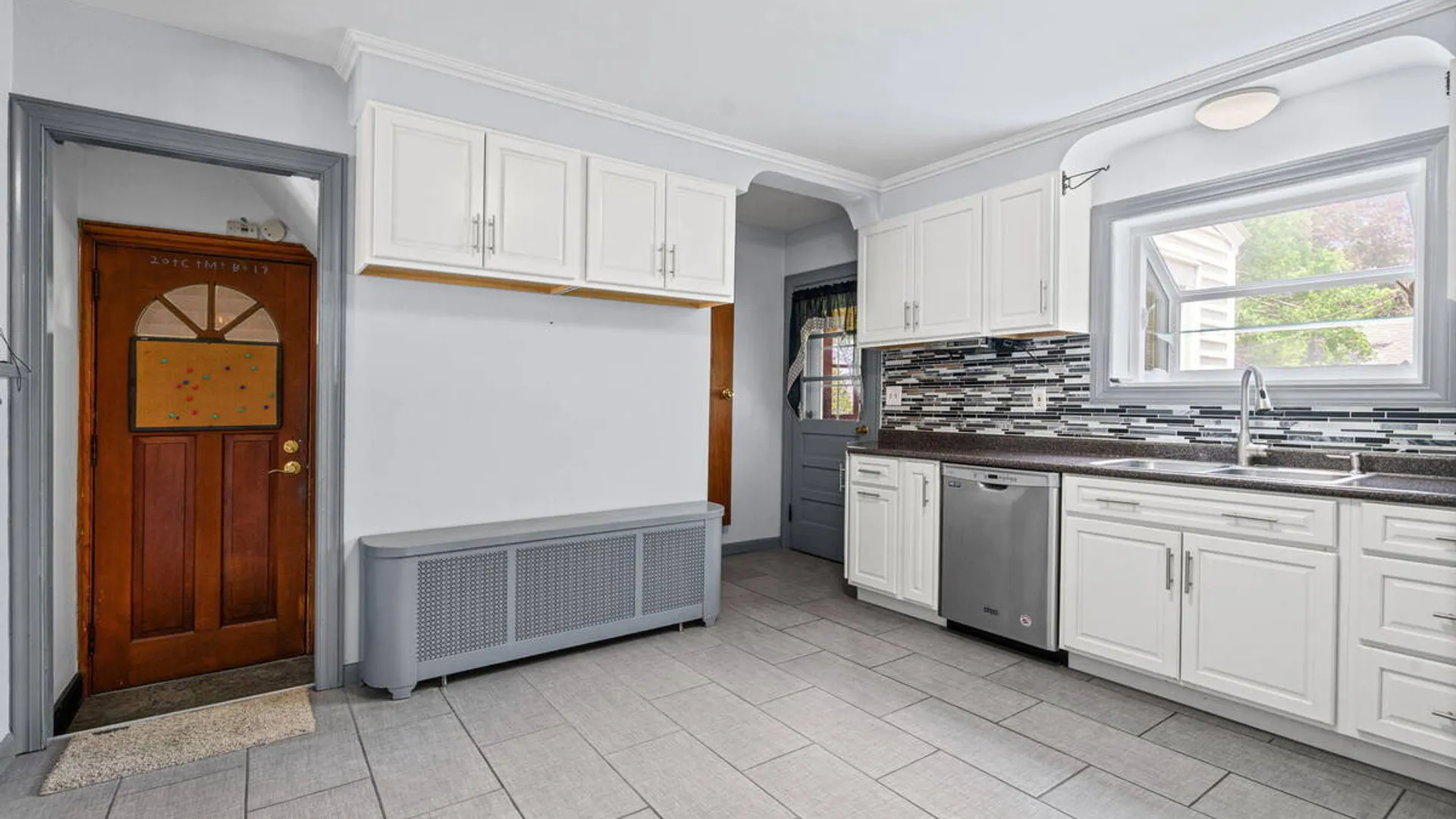 Property at 905 Vischer Avenue, Rotterdam, NY 12306 7