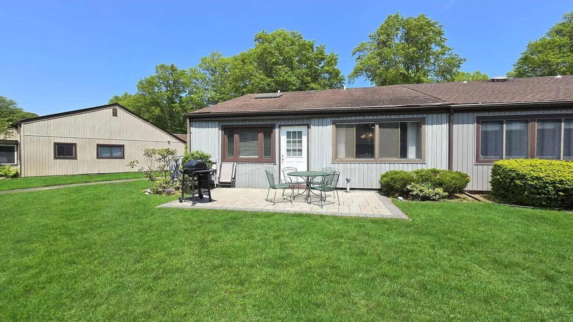 Property at 180 Strathmore Gate Drive, Stony Brook, NY 11790 4