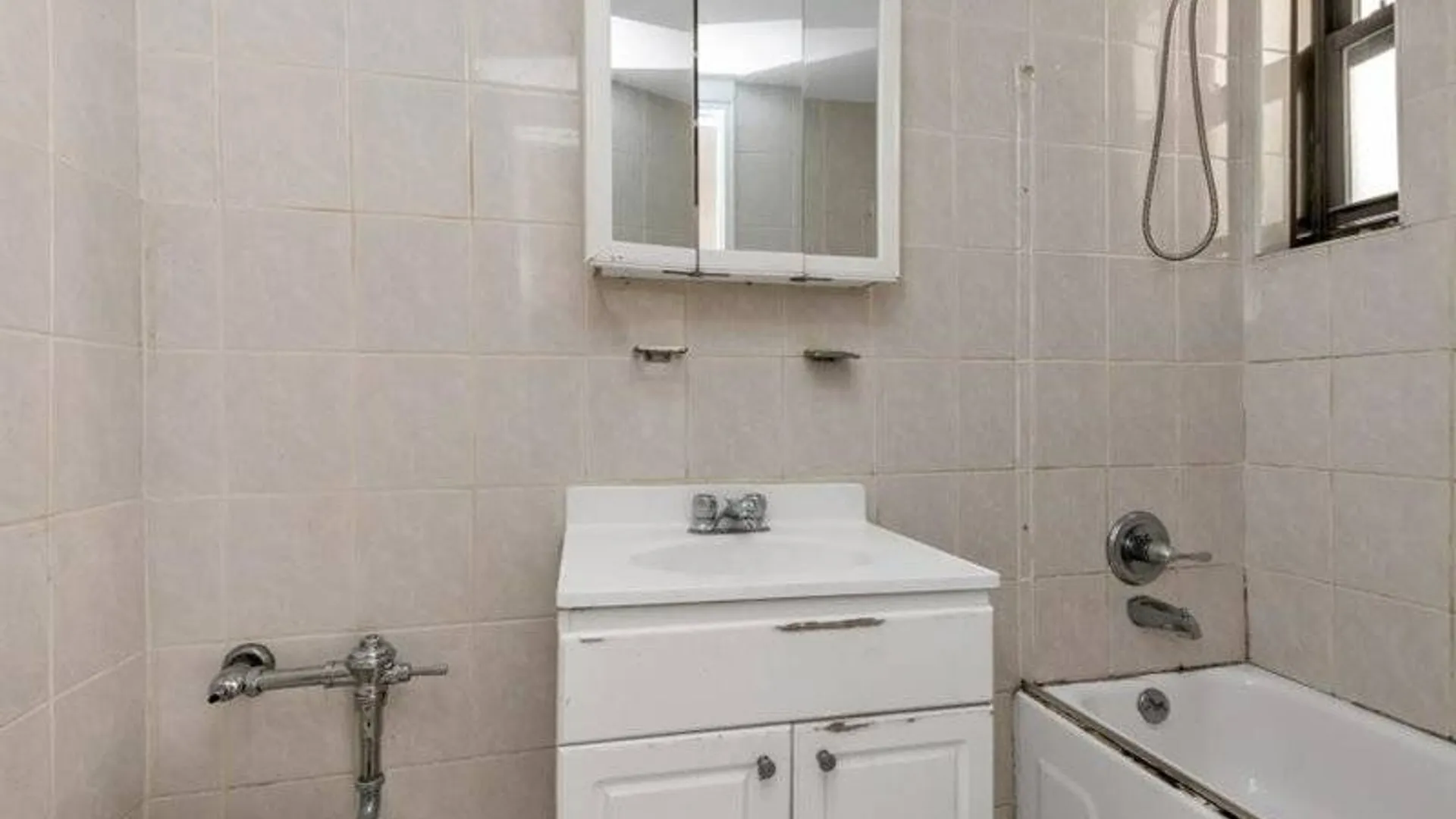 Property at 50 Shore Boulevard, Brooklyn, NY 11235 3