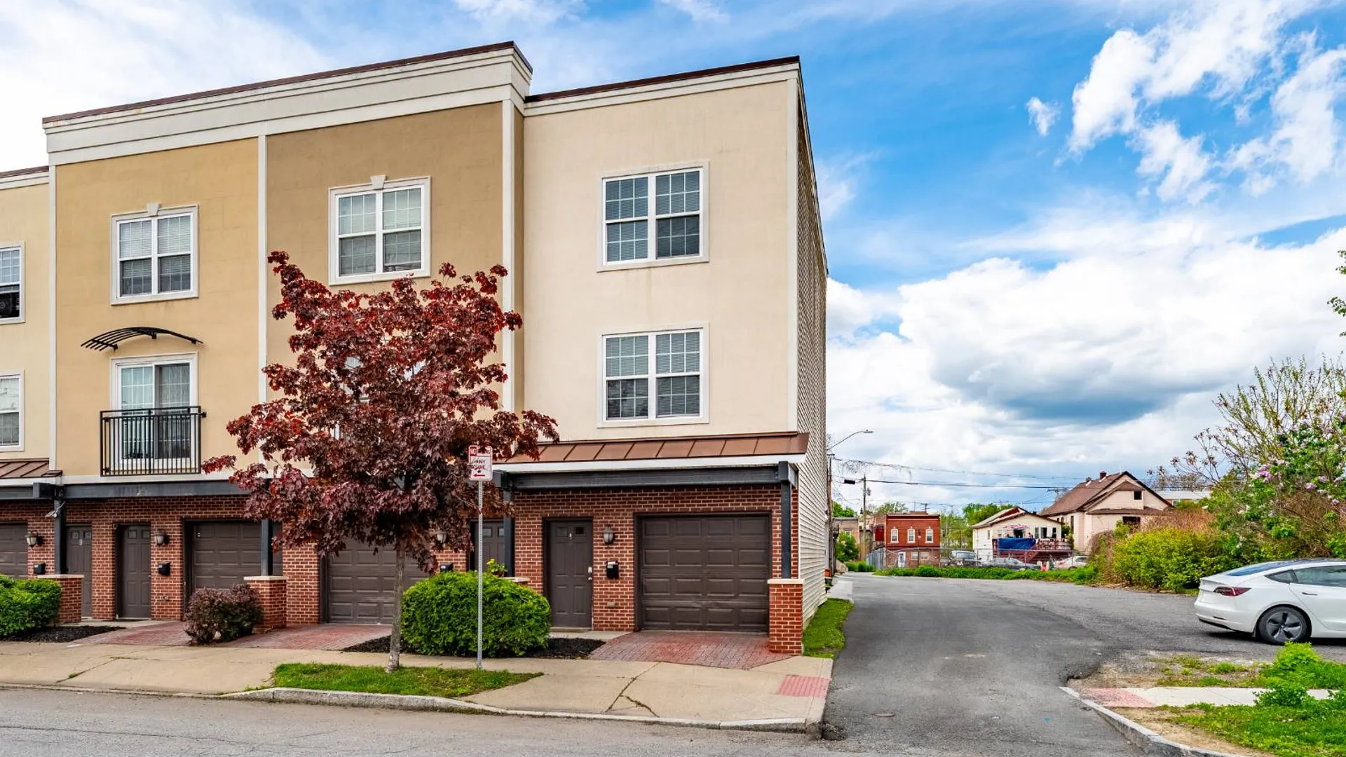Property at 1001-1015 Barrett St, Schenectady, NY 12305 2
