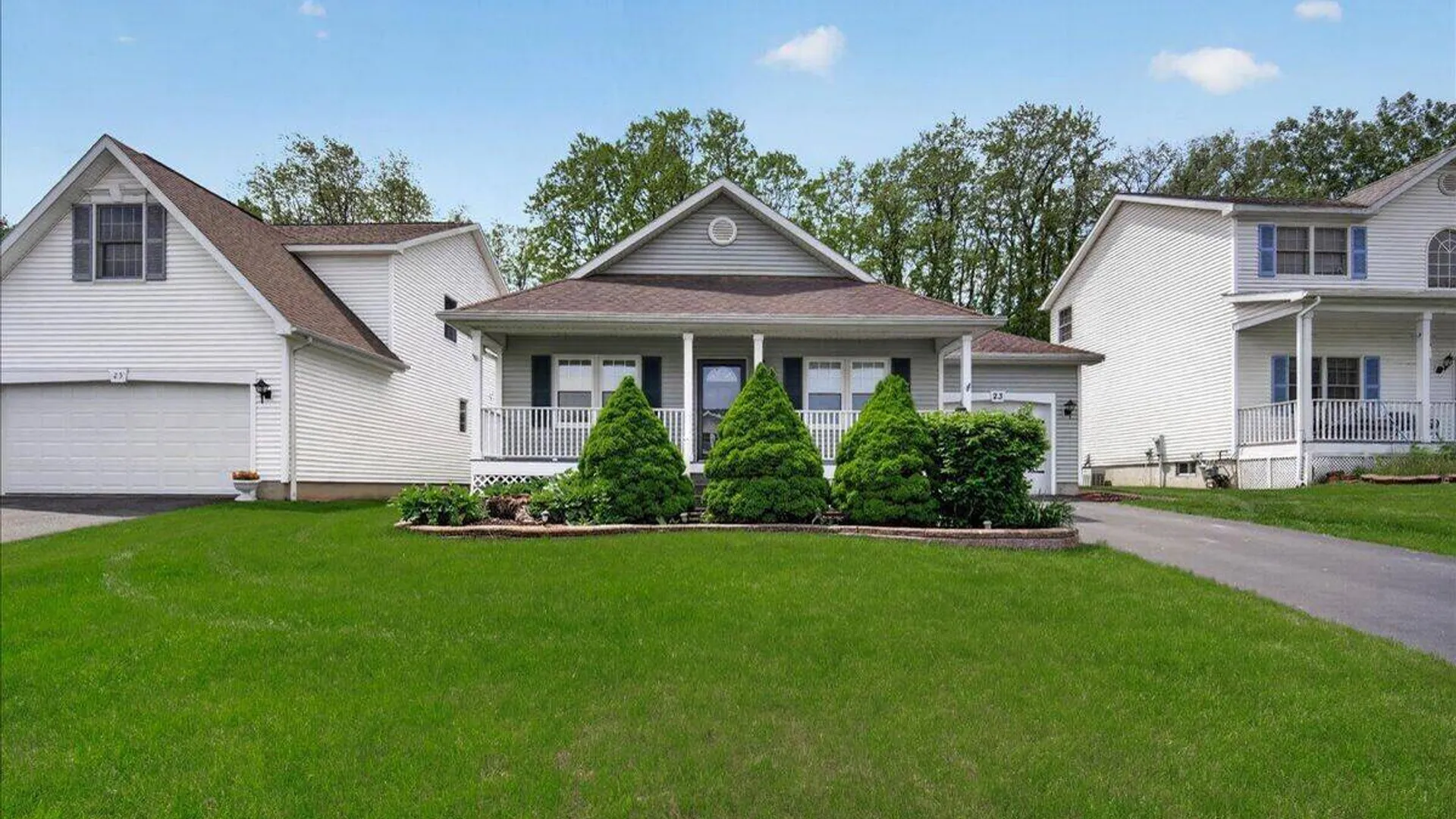 Property at 23 Victoria Way, Albany, NY 12209 12