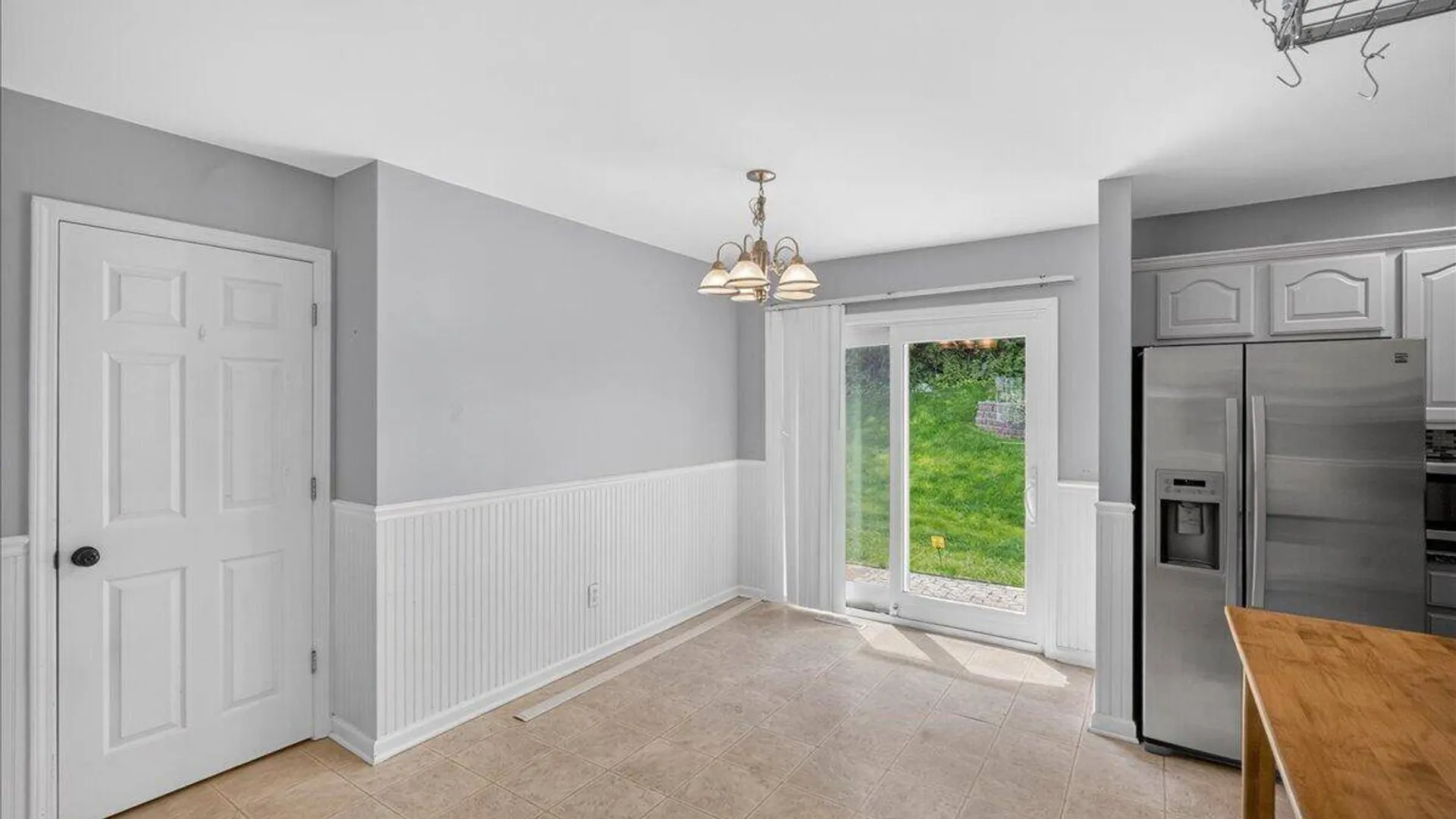 Property at 23 Victoria Way, Albany, NY 12209 14