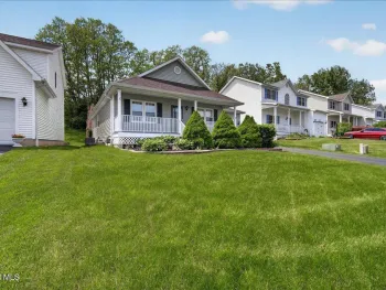 Property at 23 Victoria Way, Albany, NY 12209