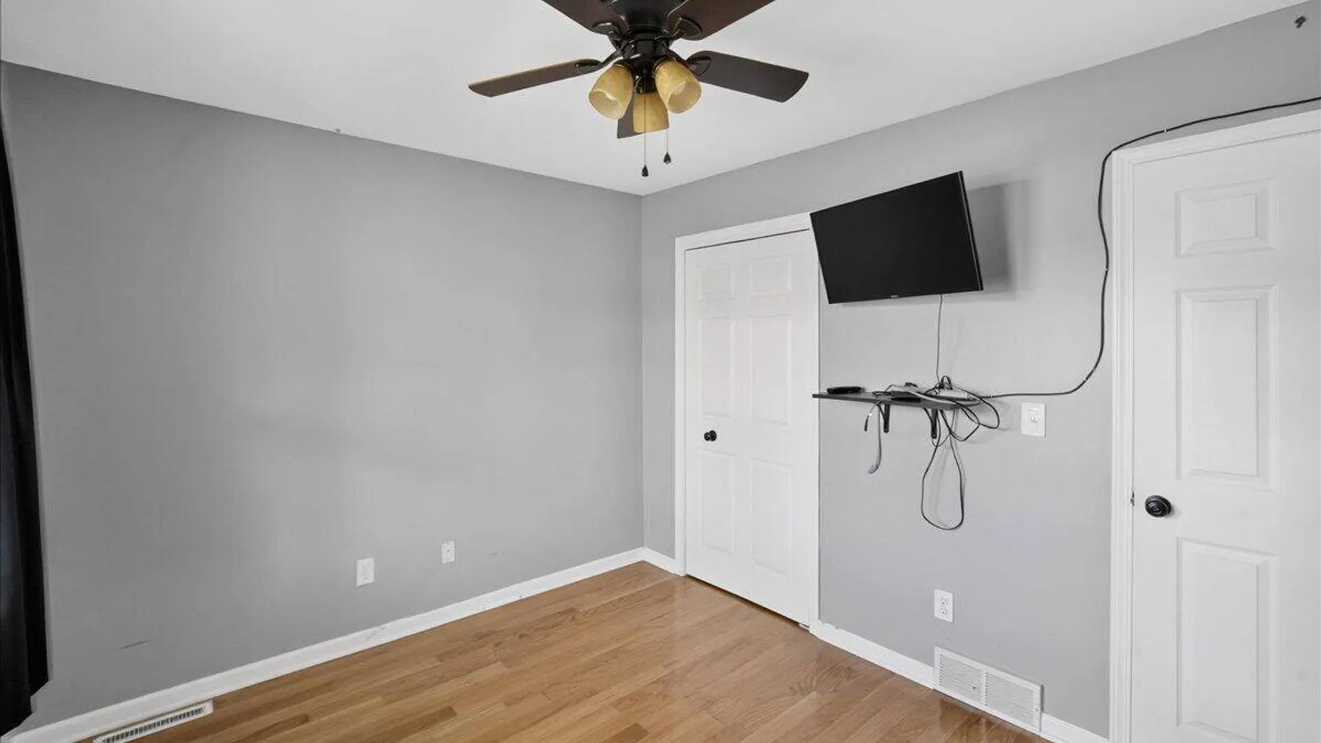 Property at 23 Victoria Way, Albany, NY 12209 25