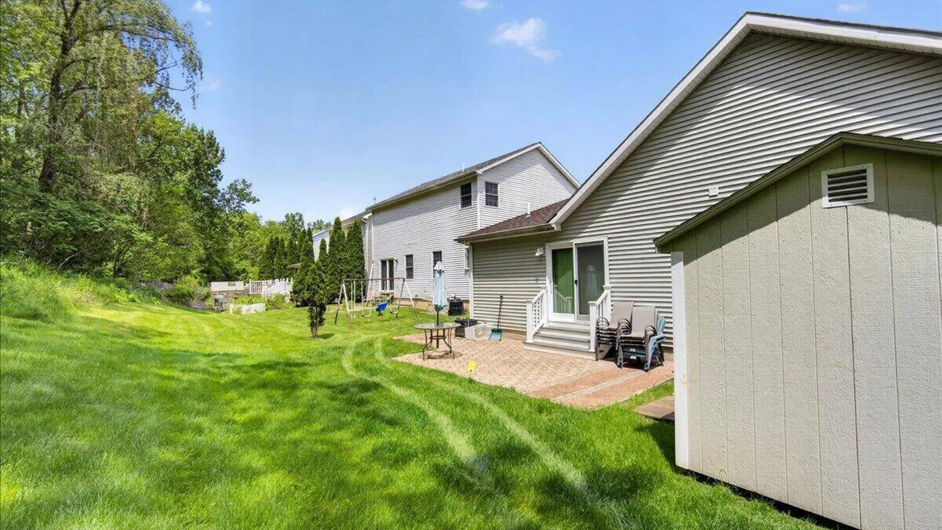 Property at 23 Victoria Way, Albany, NY 12209 33