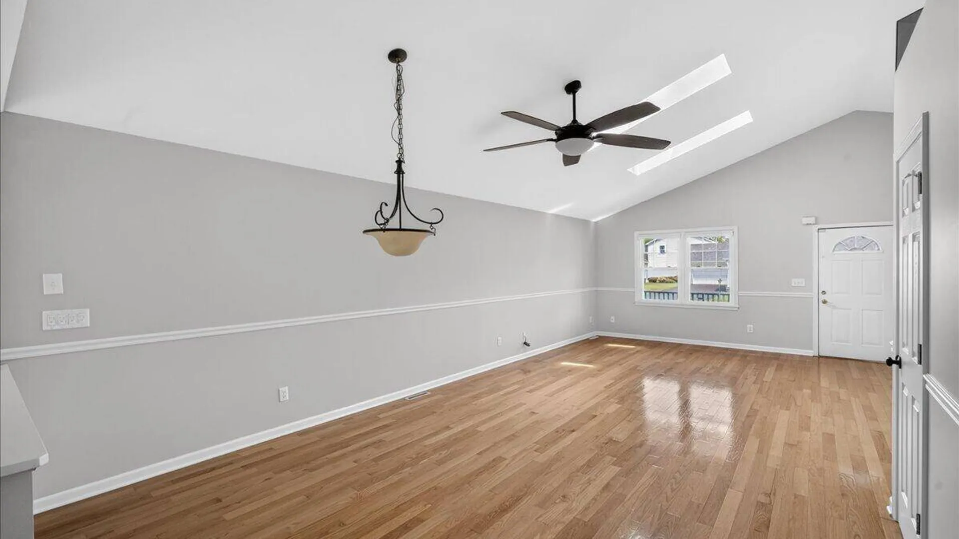 Property at 23 Victoria Way, Albany, NY 12209 6