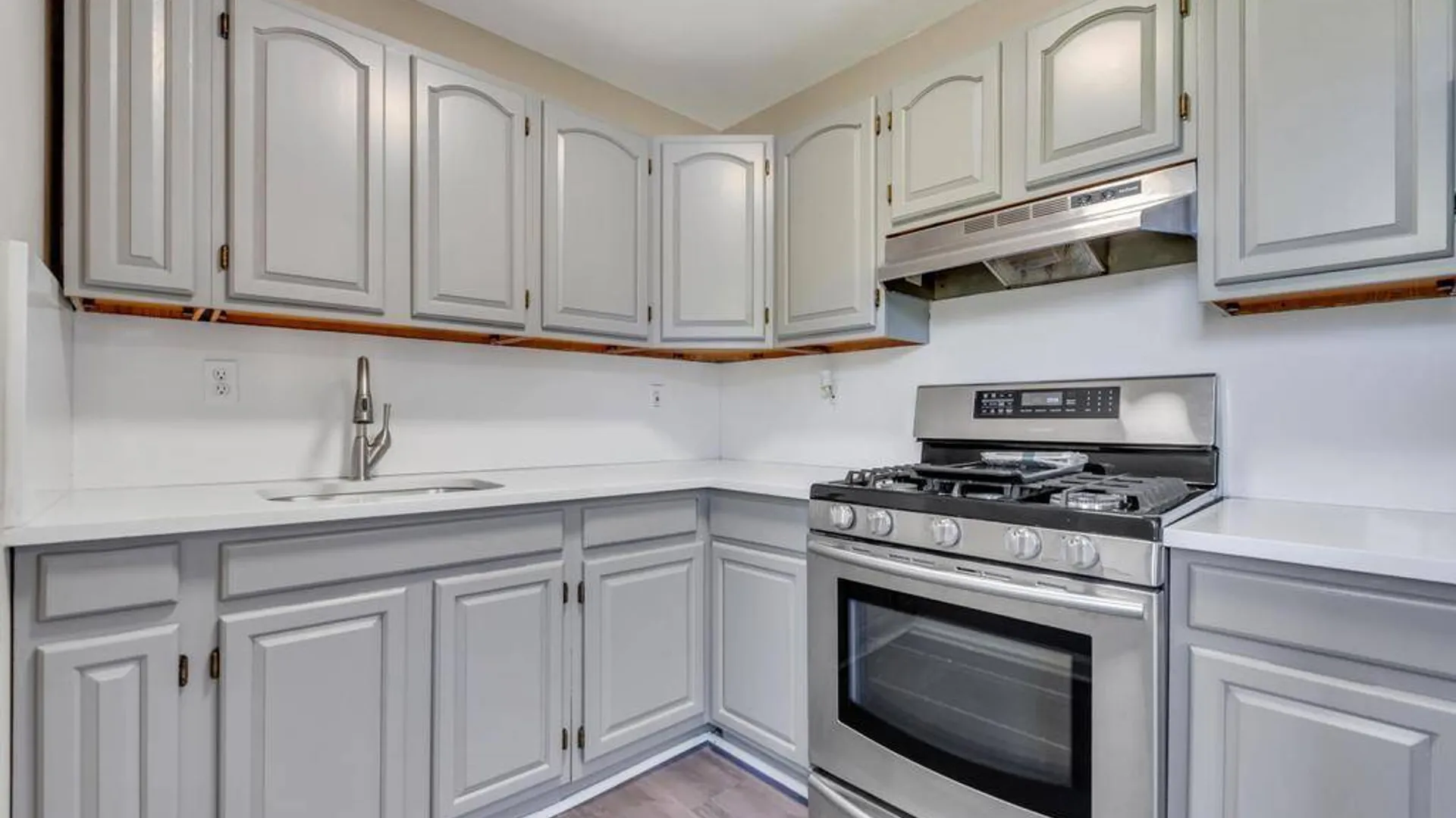 Property at 941 Provost Avenue, Bellport, NY 11713 16