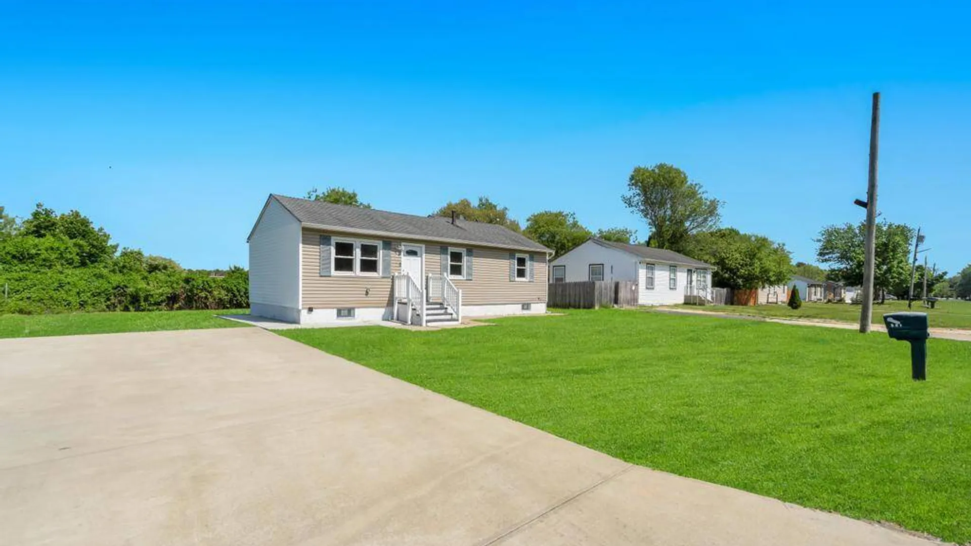 Property at 941 Provost Avenue, Bellport, NY 11713 3